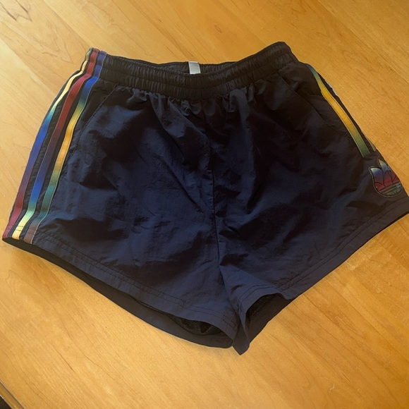 ADIDAS ORIGINALS 3D Trefoil Short - Picture 2 of 7
